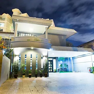 G Front Bed & Breakfast
